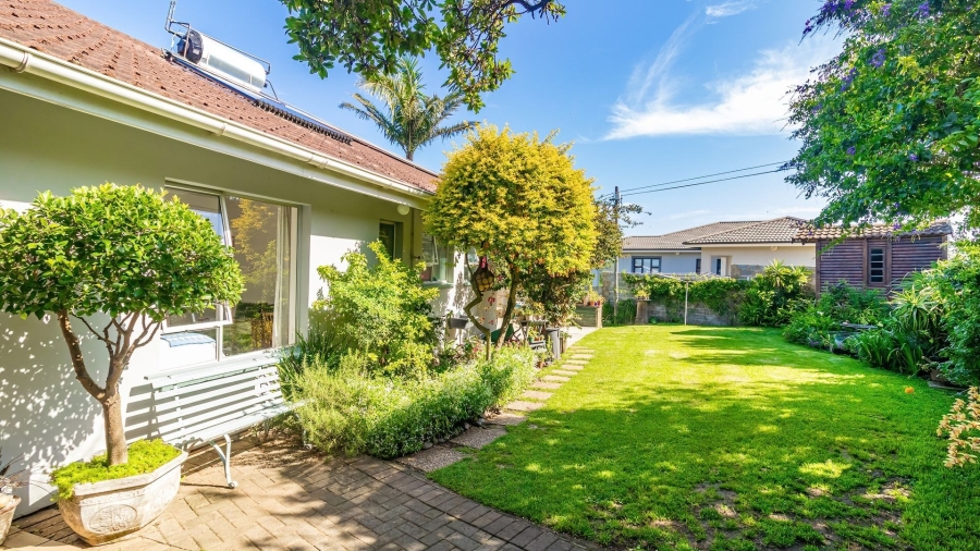 3 Bedroom Property for Sale in Sunrise On Sea Eastern Cape
